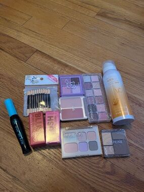 Assorted Women’s Makeup 10 pieces price firm